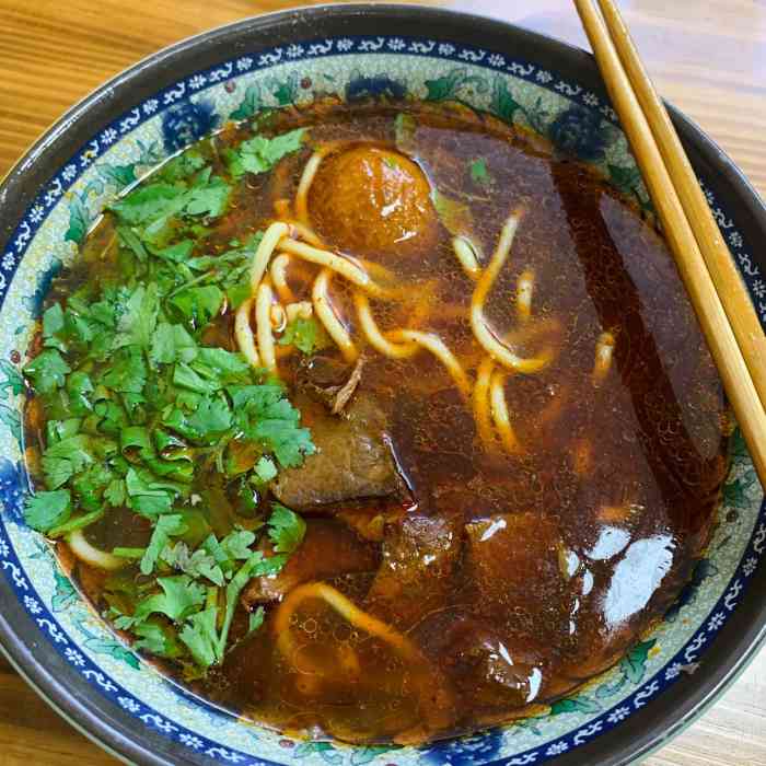 蒙城俊平拉面-"算是周边人都很喜欢的一家牛肉拉面店.值得.