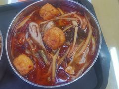 酸辣肥肠粉-红鼻子桂林米粉(金唐新光界店)