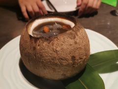 原只椰炖乌鸡汤-汤城小厨•粤菜•靓汤(苏州街店)