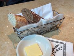面包-The Cheesecake Factory芝乐坊餐厅(兴业太古汇店)