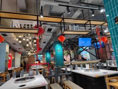 大堂-钢管厂五区小郡肝串串香火锅(人民广场店)