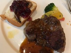 香煎鹅肝配时令桑梅-解放碑威斯汀酒店-知味国际美食餐厅