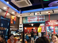 -老街烧烤大排档·地道湖北菜·龙虾馆(汉口火车站店)