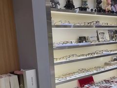 -视野联行眼镜·蔡司·尼康·豪雅·依视路(青浦宝龙店)
