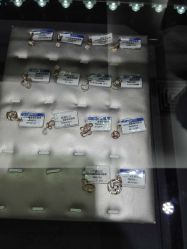 -威德钻石-克拉钻大本营(南京东路店)