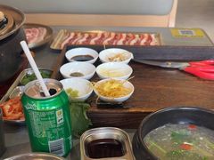 -围炉肉舍•炭烤活鳗•丹东海鲜烤肉(步行街店)