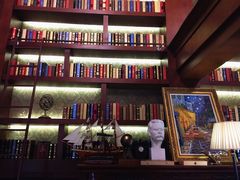 -钟书阁(松江泰晤士小镇店)