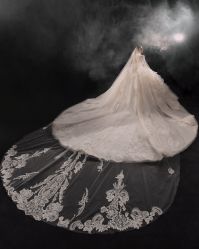 -艾米丽婚纱礼服