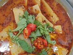 -花馬肆.云南过桥米线(汉神购物广场现场熬汤店)