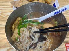 -魔都三兄弟酸辣粉·蘸卤炸串(虹桥万科店)