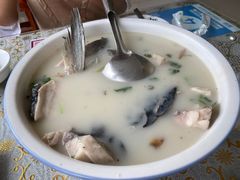 -美顺香食府鱼头老店(雪野湖店)