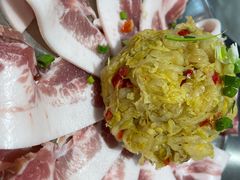 酸菜-马路牙子烧烤音乐酒馆(望京店)