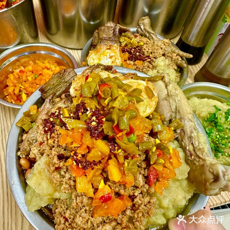 在大连！就这种不起眼的小店才好吃….