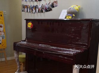 孩子8岁了，在海伦金岭花园这边练琴快两年了