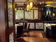 -八府香鸭·啫啫煲(华山路店)