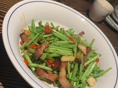 藜蒿炒腊肉-湖南人家·家传湖南菜(水围店)