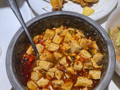 石锅麻婆豆腐-船歌·鱼水饺青岛菜(金狮广场店)