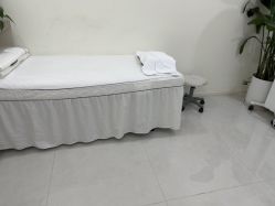 -苗方清颜专业祛痘·皮肤管理