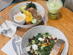 煎三文鱼牛油果色拉-Wagas沃歌斯(太古汇店)