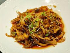 捞汁鹿茸菌豚丝-沈灶河豚宴·河豚融合餐厅(汉中路店)