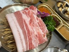 -围炉肉舍•炭烤活鳗•丹东海鲜烤肉(步行街店)