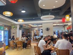 -苗阿哥酸汤牛肉火锅(体育场店)