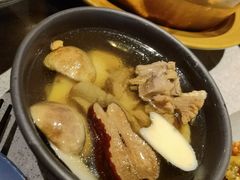 武定母鸡炖野生菌-半山腰·云南菜(侨福芳草地店)