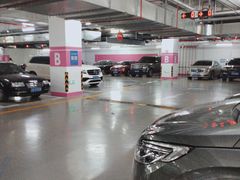 -新世界新丸中心-地下停车场