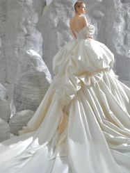 -拉瑞娜LaReine婚纱礼服高级定制