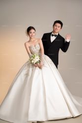 -雪中彩影婚纱摄影·微光艺术中心