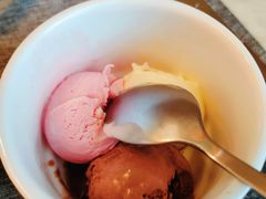 草莓冰激凌-北京王府井希尔顿酒店·万斯阁西餐厅