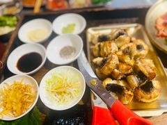 -围炉肉舍•炭烤活鳗•丹东海鲜烤肉(步行街店)