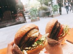 -The Habit Burger Grill 哈比特汉堡(复兴soho店)