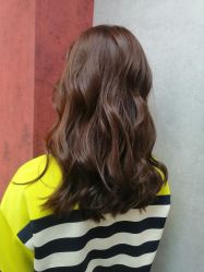 -诗悦发型烫染SALON