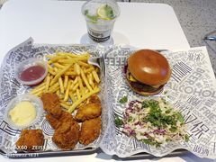 -TRIPS BURGER(大钟寺店)