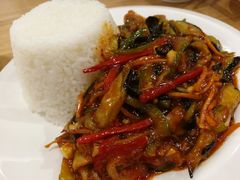 鱼香茄子盖饭-松花山西刀削面