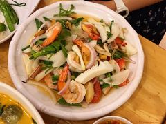 -J Daeng Seafood