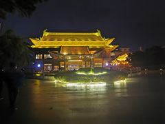 -亚龙湾亚泰商业街