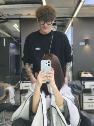 -藤野造型烫发染发