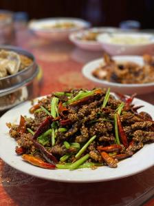 玲子炒鸡-"去青岛出差,临时加了临沂的行程,时间紧任.