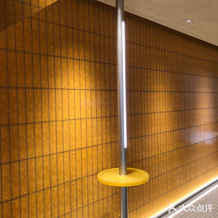 城墙下的闲适:喜茶西安永宁里店