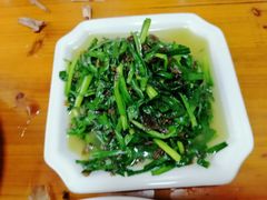 韭菜炒地皮菜-山里人家土菜馆(茅山店)