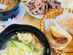 -闫家驴肉老店(华电一校店)