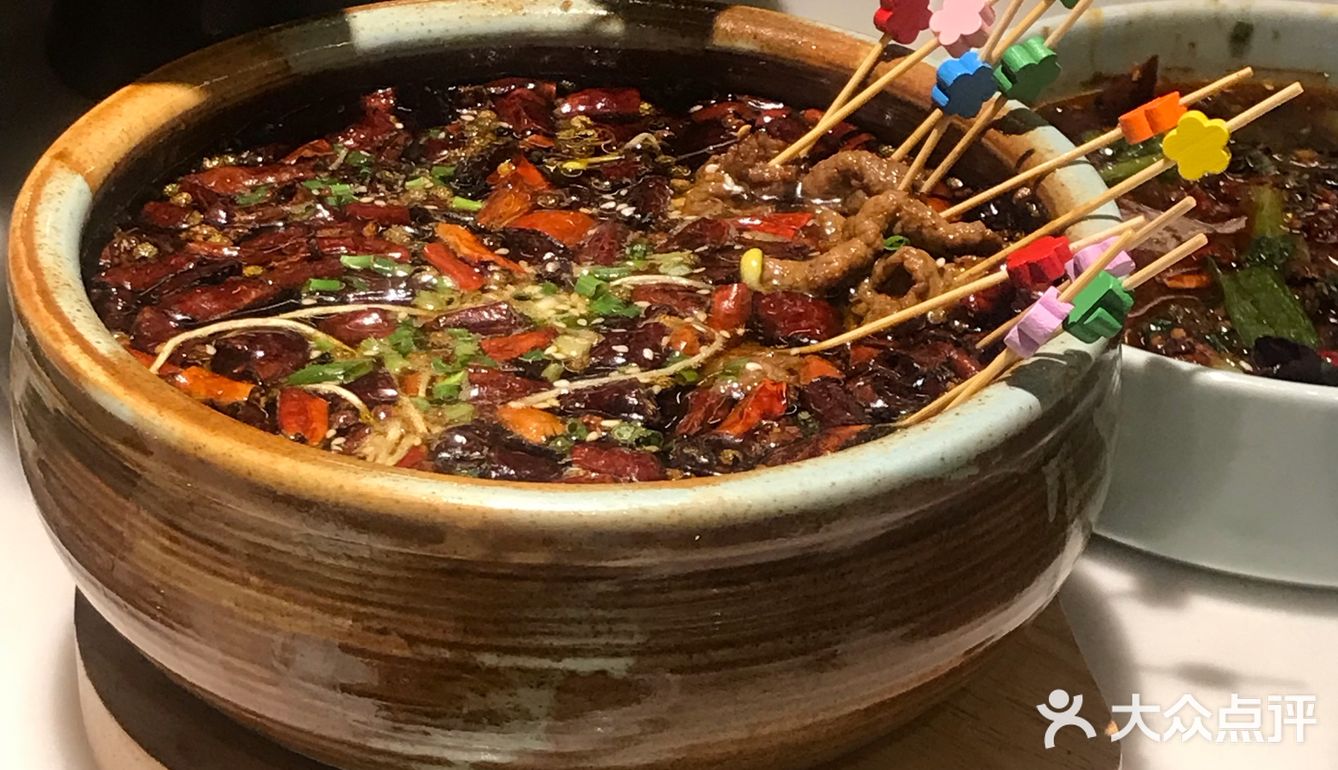 很新奇。菜都很精致对得起价格