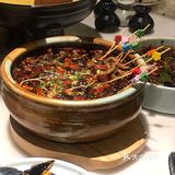 很新奇。菜都很精致对得起价格