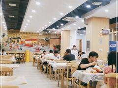 大堂-江城燕子大排档(江汉路步行街店)