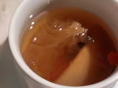 冰糖桃胶炖雪梨-初蓉丨遇见新川菜(亲贤街荣耀店)