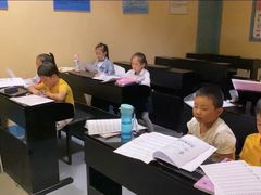-朗韵钢琴学校(中环金界店)