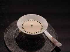 鱼子酱配龙虾冻及花椰菜泥-L'ATELIER de Joel Robuchon(外滩18号店)