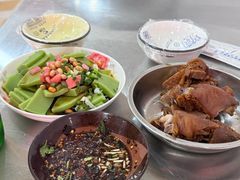-青岩季姨妈卤猪脚店